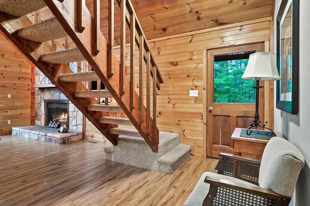 New Hot Tub! Secluded 3 Bed Cabin In Pigeon Forge Villa Bagian luar foto