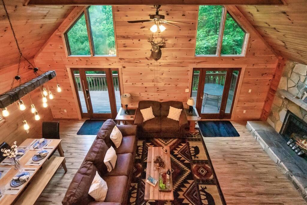 New Hot Tub! Secluded 3 Bed Cabin In Pigeon Forge Villa Bagian luar foto