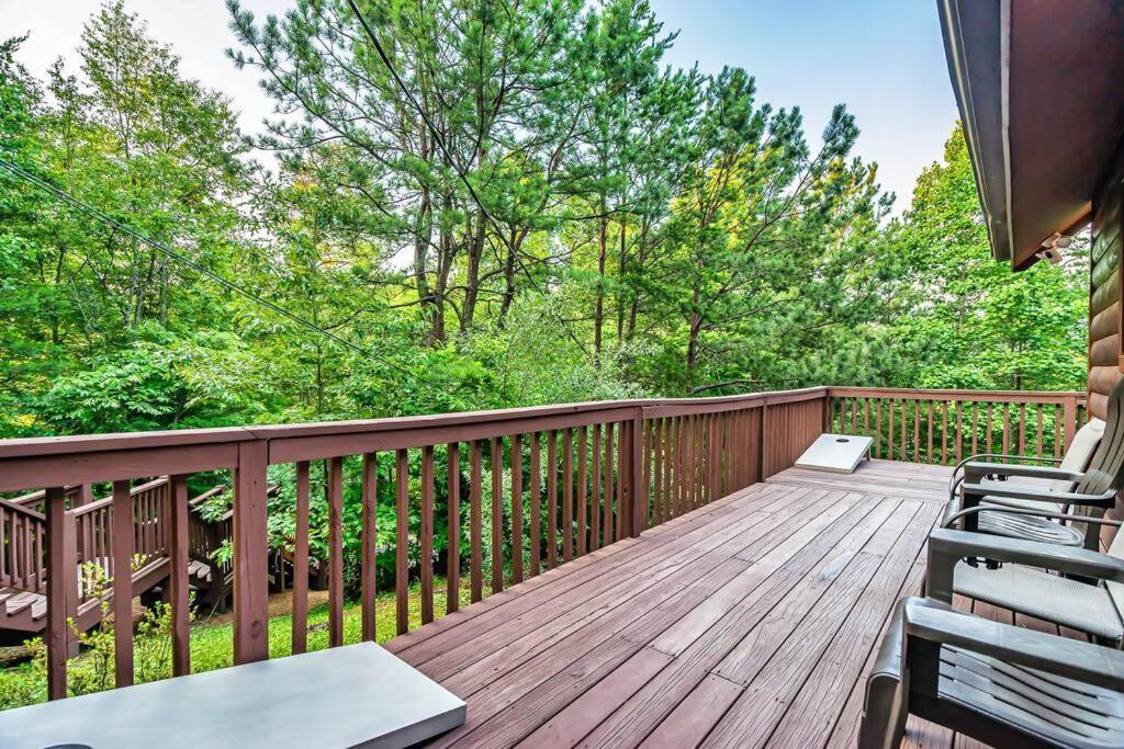 New Hot Tub! Secluded 3 Bed Cabin In Pigeon Forge Villa Bagian luar foto